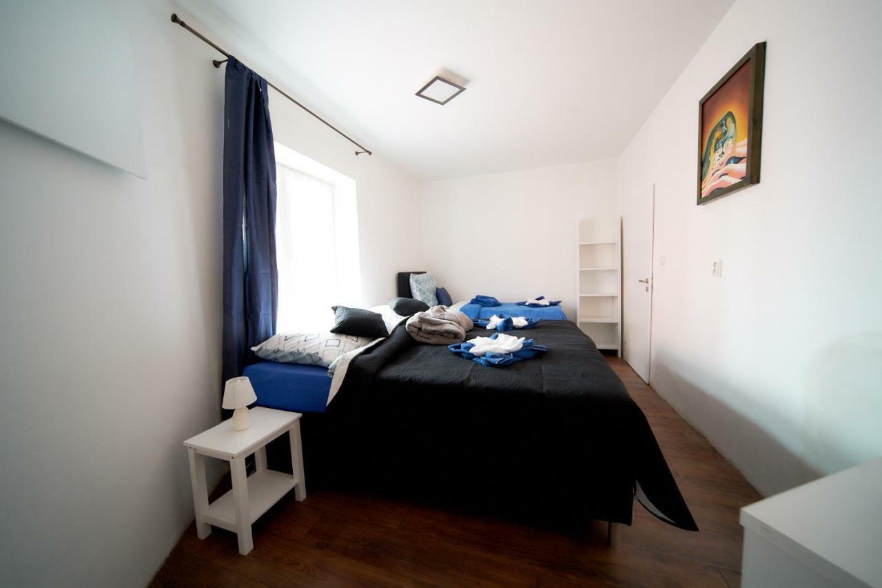 Bluestars Family Apartment