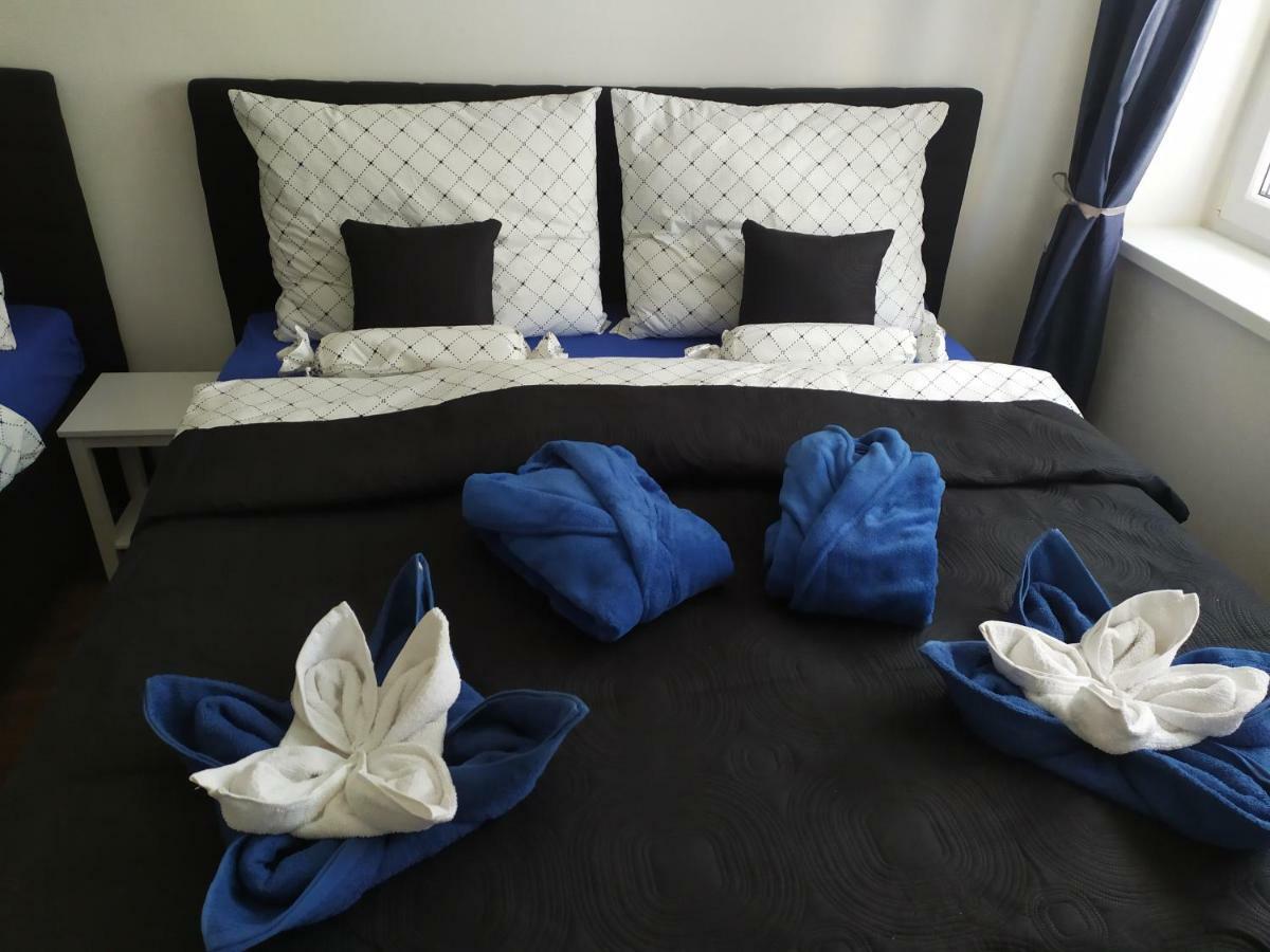 Apartment Bluestars Family